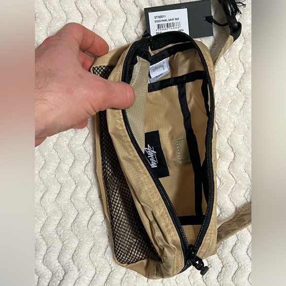 Stussy Men’s waist/sling bag - Picture 4 of 7